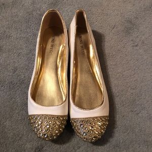 NWOT Nine West Women’s White And Gold Flats